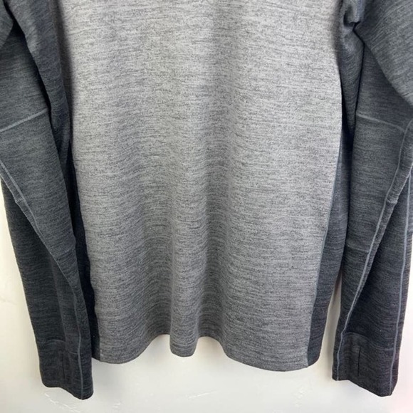 Kuhl Men's Ryzer 1/4 zip pull over sweater in "Black/ Koal" Black/gray size L - Picture 4 of 10